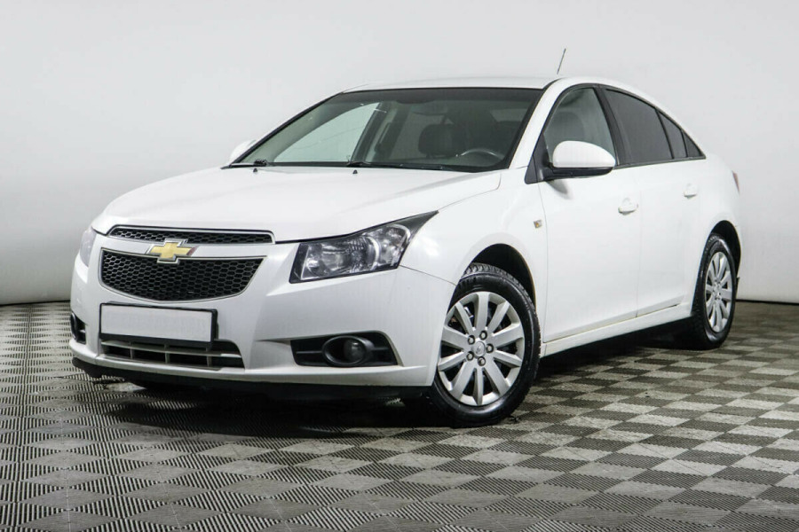 Автомобиль Chevrolet, Cruze, 2011 года, MT, пробег 131000 км