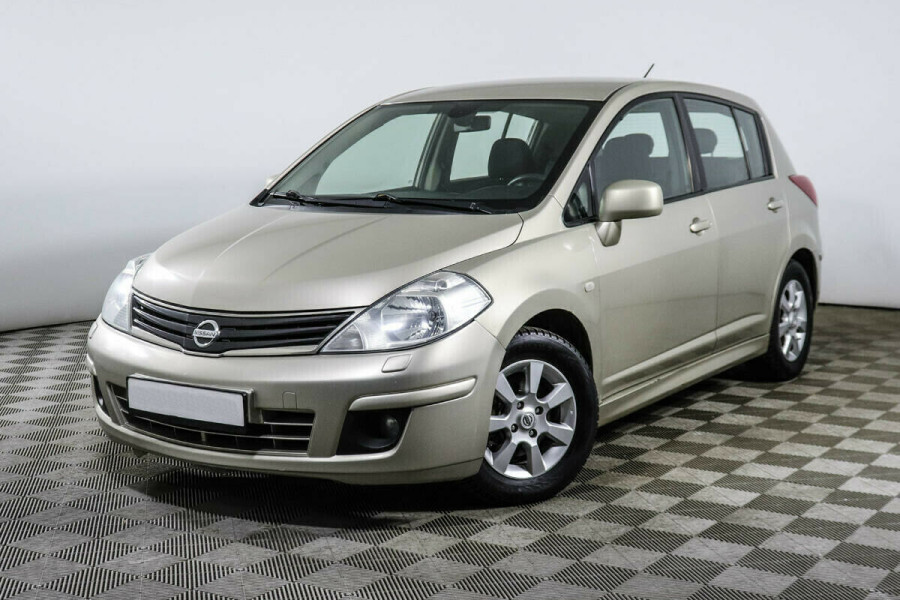 Автомобиль Nissan, Tiida, 2011 года, AT, пробег 131000 км