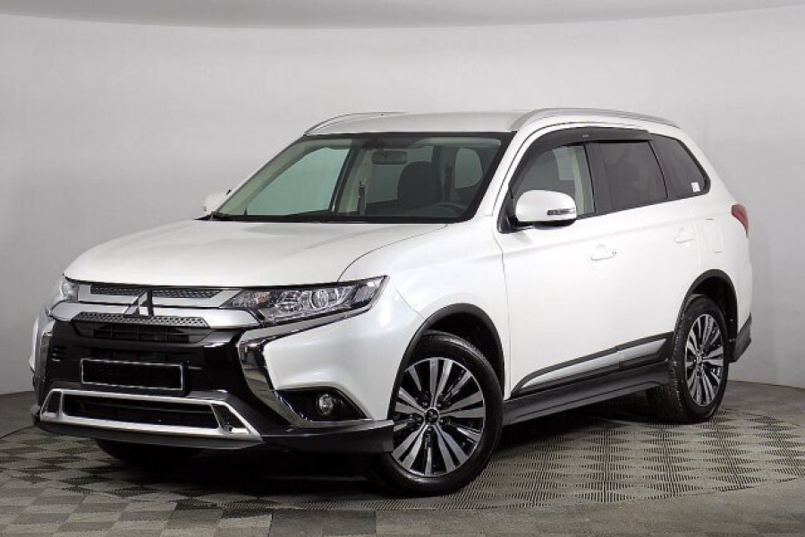 Автомобиль Mitsubishi, Outlander, 2020 года, VT, пробег 31000 км