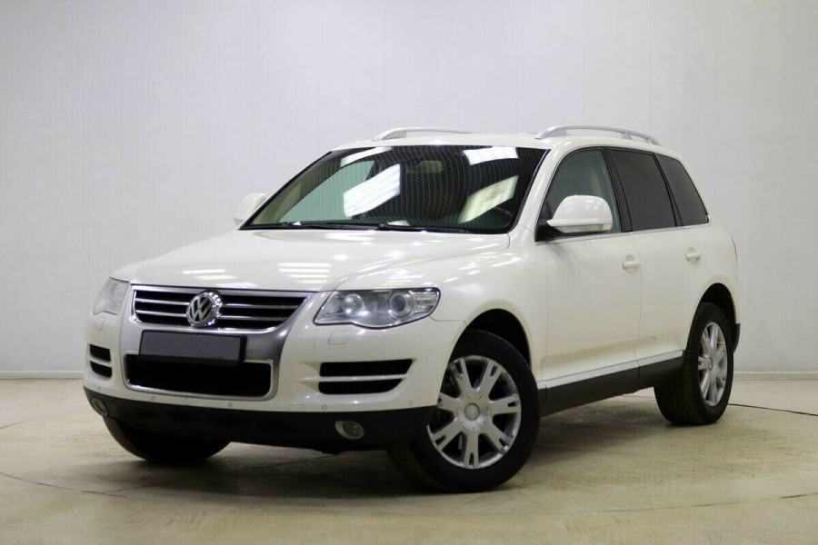 Автомобиль Volkswagen, Touareg, 2009 года, AT, пробег 153000 км