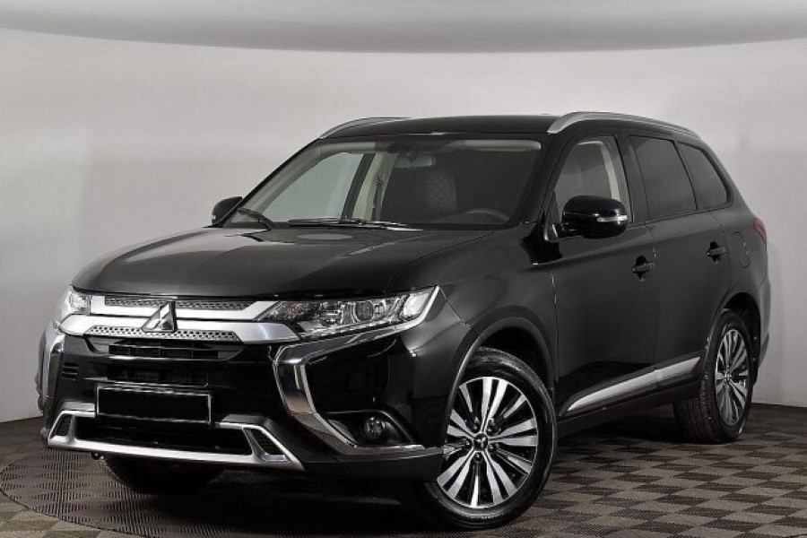 Автомобиль Mitsubishi, Outlander, 2020 года, VT, пробег 33000 км