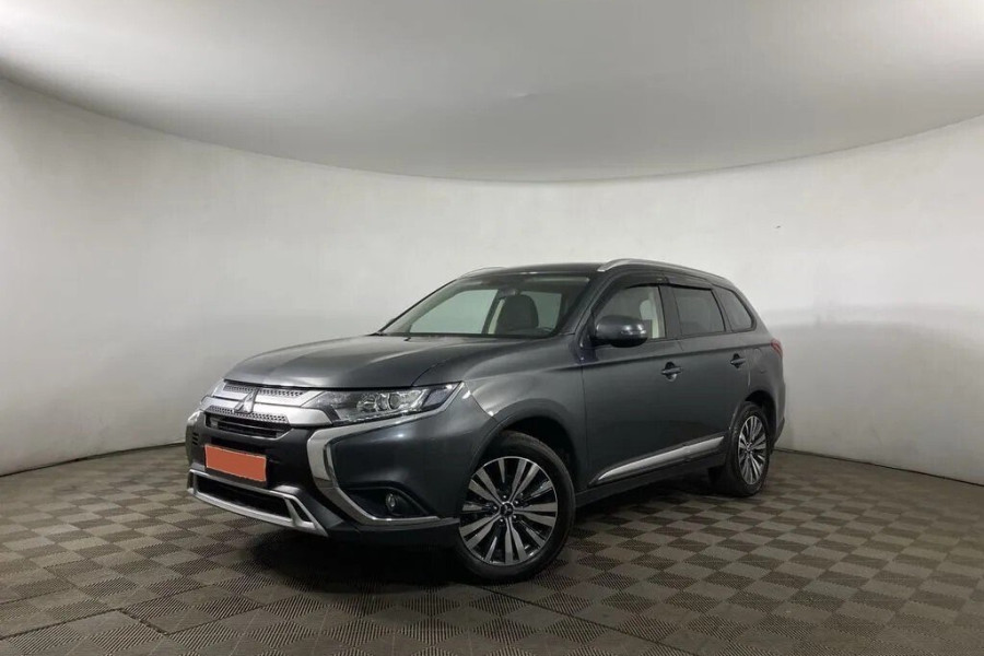 Автомобиль Mitsubishi, Outlander, 2020 года, VT, пробег 30000 км