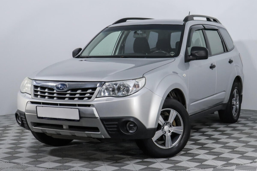 Автомобиль Subaru, Forester, 2011 года, AT, пробег 131000 км