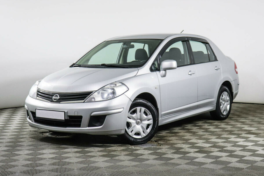 Автомобиль Nissan, Tiida, 2013 года, MT, пробег 117000 км