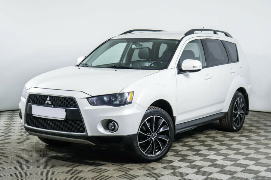 Автомобиль Mitsubishi, Outlander, 2011 года, VT, пробег 128000 км