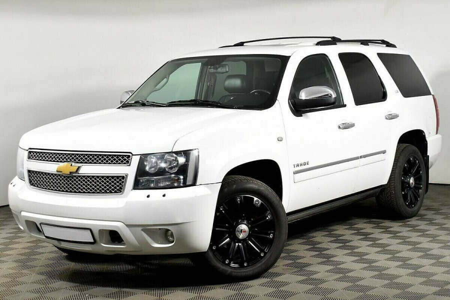 Автомобиль Chevrolet, Tahoe, 2013 года, AT, пробег 132000 км