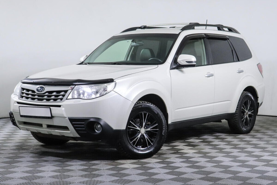 Автомобиль Subaru, Forester, 2012 года, AT, пробег 105000 км