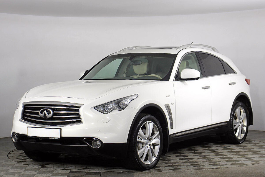 Автомобиль Infiniti, QX70, 2015 года, AT, пробег 102000 км