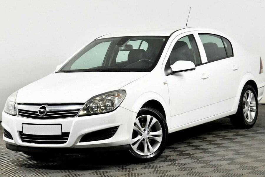 Автомобиль Opel, Astra, 2010 года, MT, пробег 134400 км