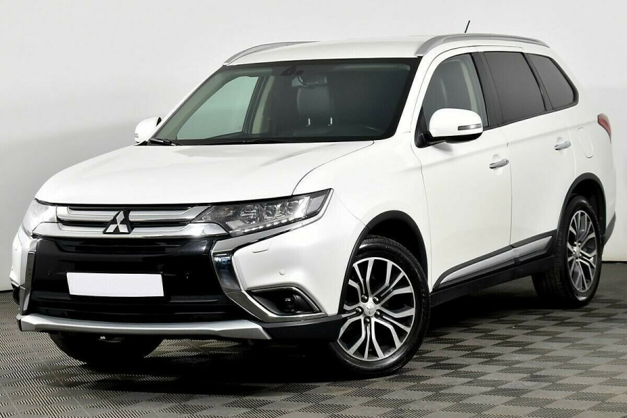 Автомобиль Mitsubishi, Outlander, 2018 года, VT, пробег 112000 км